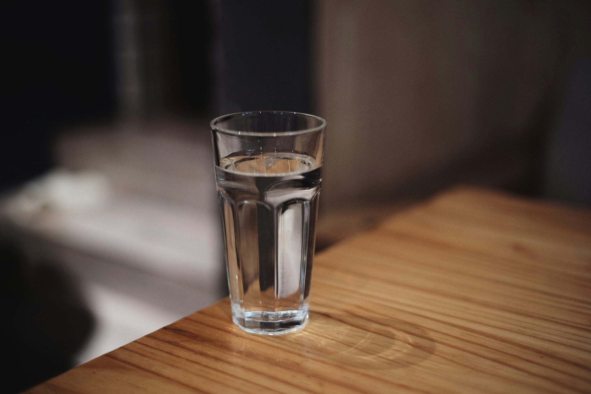 Calcium im Wasser - warum dein Trinkwasser mehr zur Gesundheit beitragen kann als du denkst
